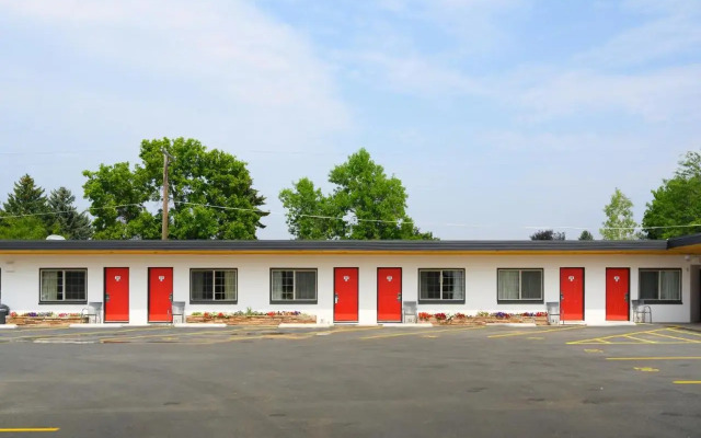 The Sapphire Motel
