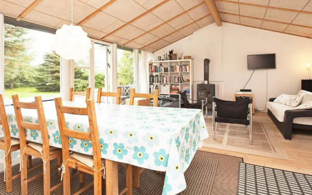 6 Person Holiday Home in Dronningmolle-by Traum
