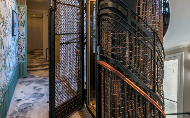 Hotel Camille Paris Gare de Lyon, Tapestry Collection by Hilton