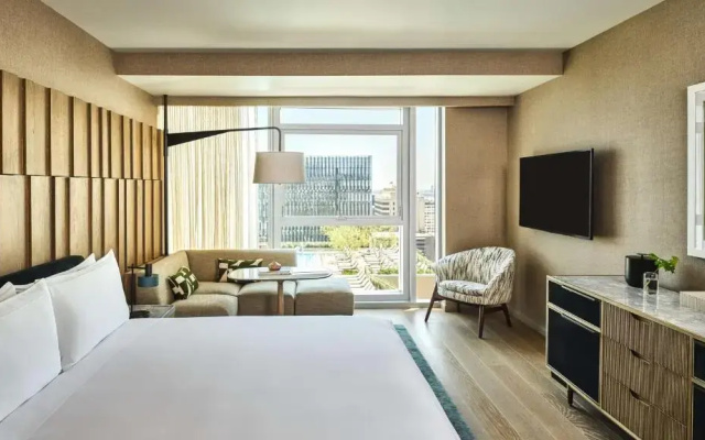 Junior Suite with balcony and with city view (full double bed)