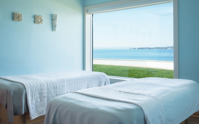 Newport Harbor Island Resort