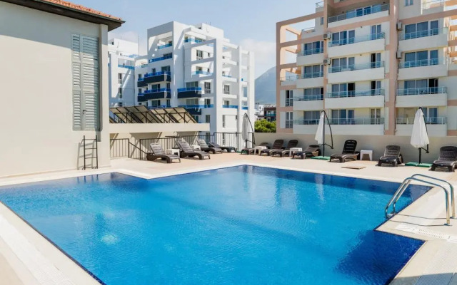 Olivia Palm Hotel