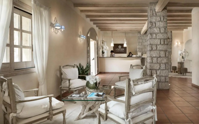 Li Finistreddi Exclusive Country Retreat
