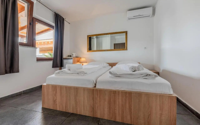 Aparthotel Plat