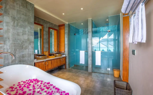 Furaveri Maldives Hotel