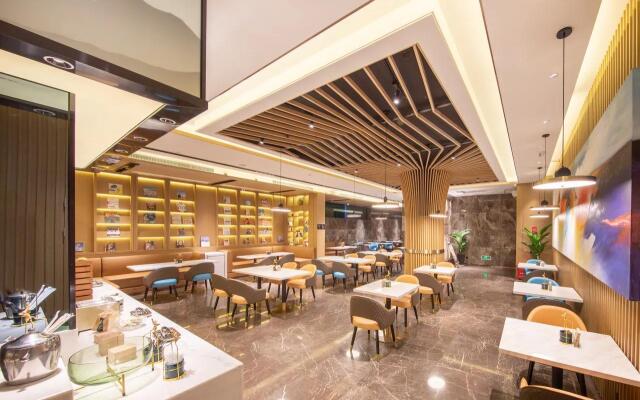 Kunming Green Lake Atour Hotel