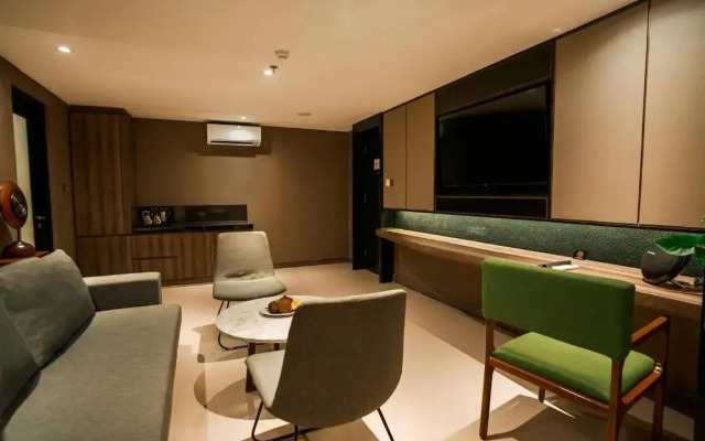 Отель The Nest Hotel Nusa Dua