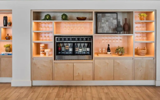 Отель Monterey Beach, A Tribute Portfolio