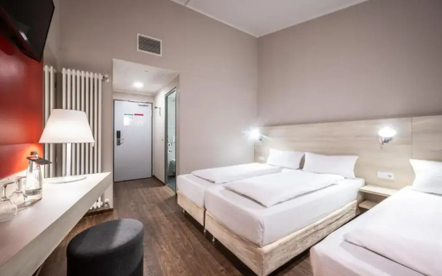 Отель Coffee Fellows Hotel Irschenberg Sud