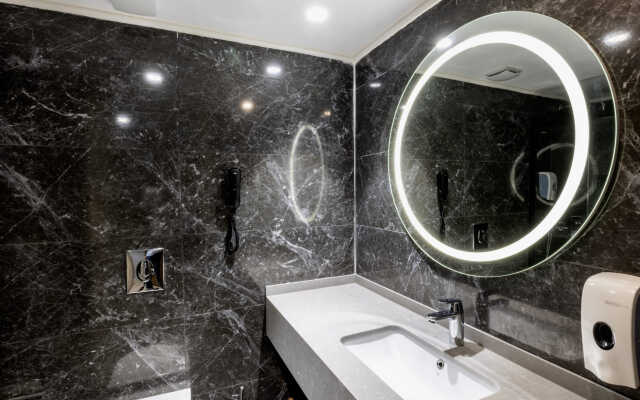 Elysee Hotel