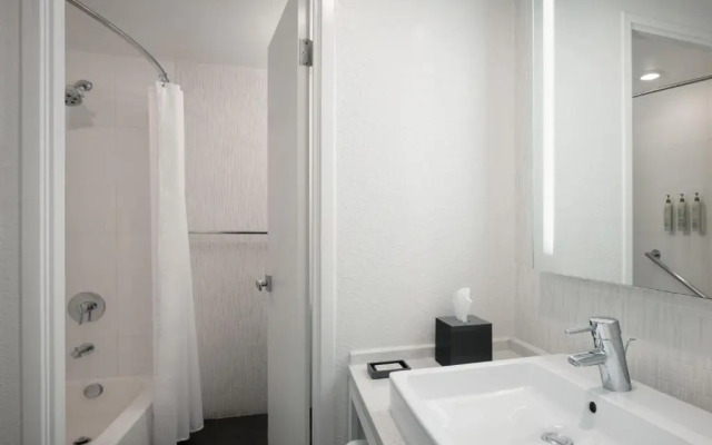 Renaissance Orlando Resort – Disney Springs® Area