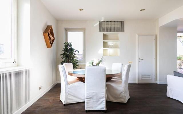 Pantheon Large Terrace Penthouse