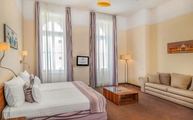 Hotel President