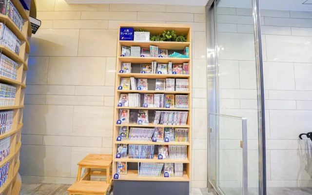 Quintessa Hotel Tokyo Haneda Comic & Books