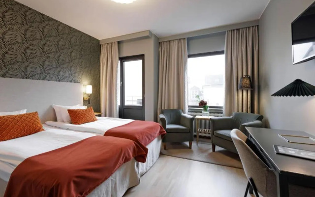 Home Hotel Wellington Hotel