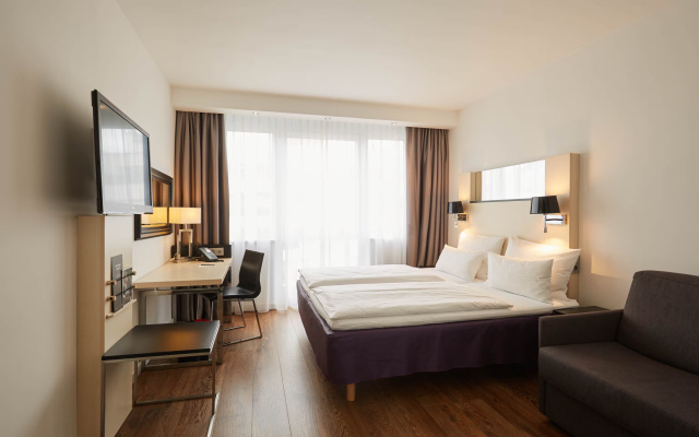 Standard room (full double bed)