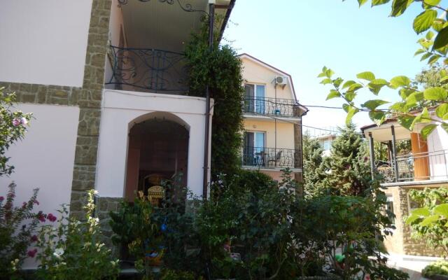 Villa Lira Guest House