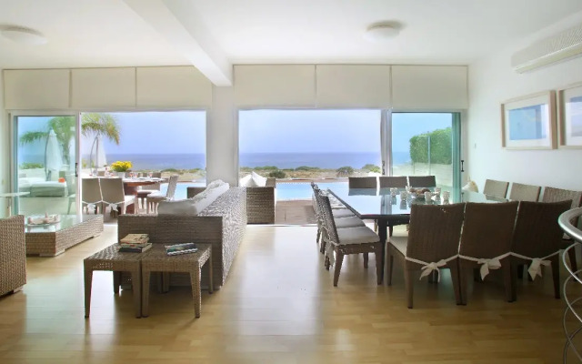 5 Br Villa - Leonies' By The Sea - Chg 8913