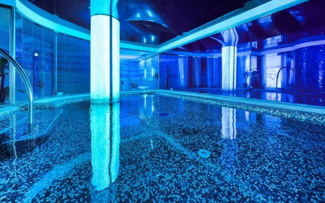 Bull Reina Isabel & Spa Hotel