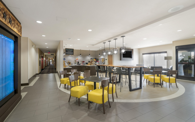 Best Western Plus Denton Inn & Suites