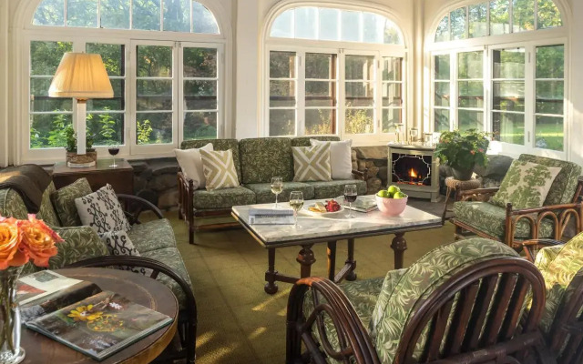 Manor House Inn