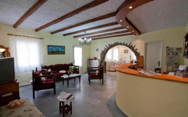 Agia Anna Hotel