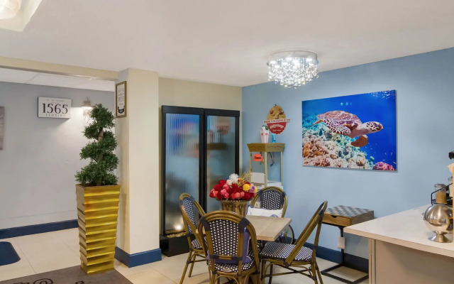 Ocean Sands Beach Boutique Inn - 1 Acre Private Beach