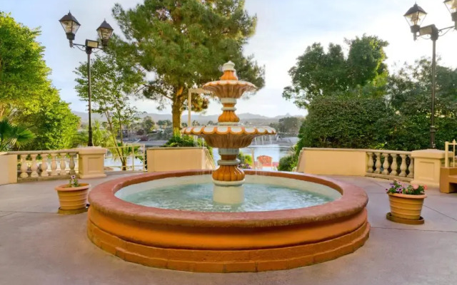 Harrah's Laughlin Beach Resort & Casino