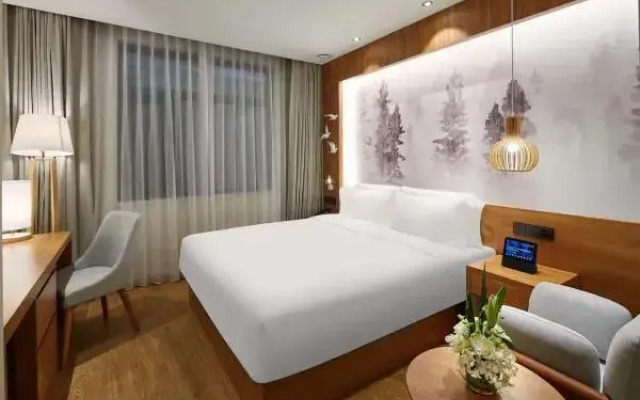 Orange Hotel (Shanghai Hongqiao Railway Station)