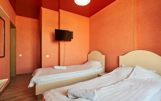 7 days hotel