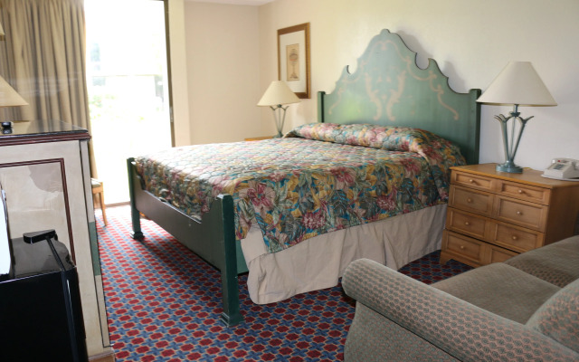 I-Drive Grand Resort & Suites