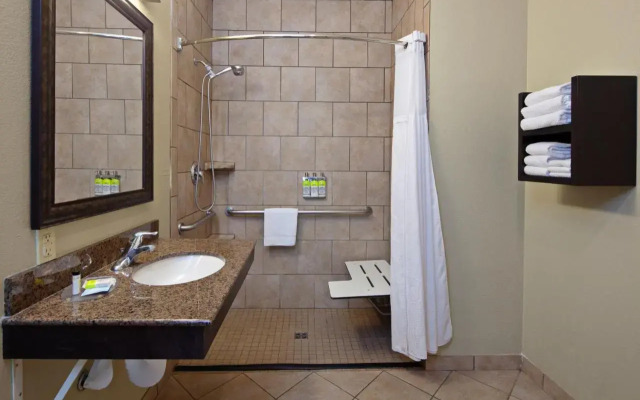 Staybridge Suites Fairfield Napa Valley Area by IHG
