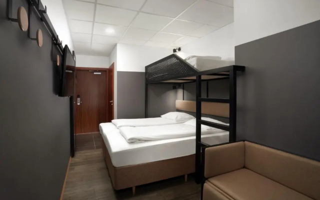 Hotel Cabin