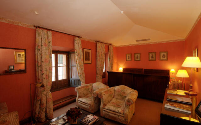 Casa Palacio De Carmona Hotel