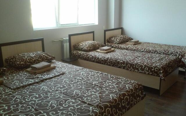 Iskander Hotel