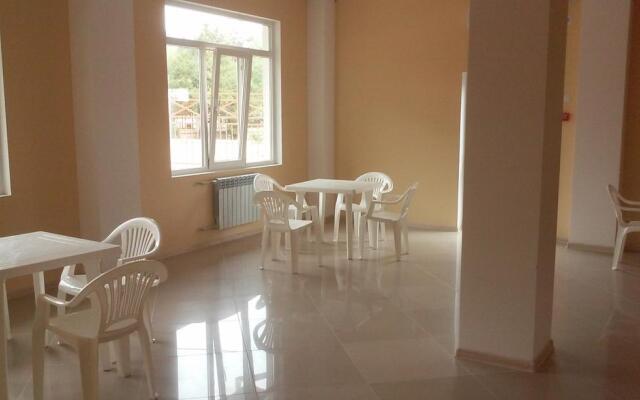 Iskander Hotel