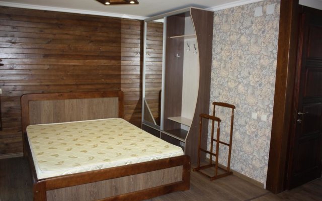 Apartments Massandrovskaya 13