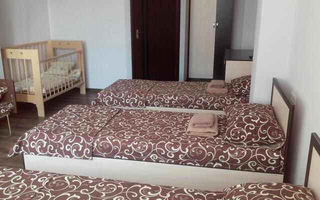 Iskander Hotel