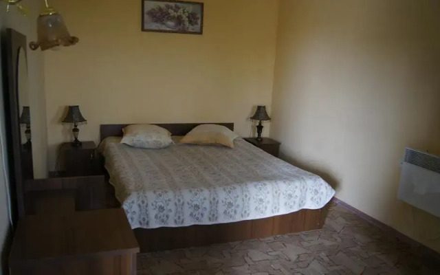 Admiral Bin-Bou Hotel