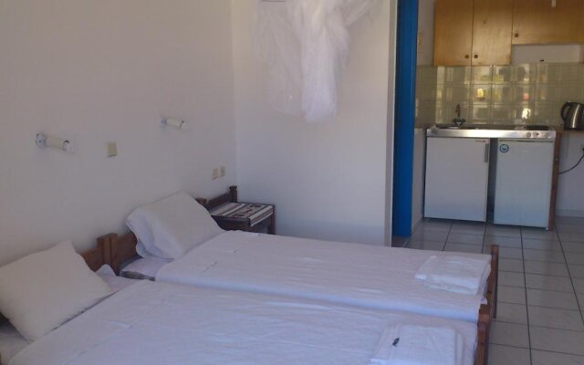 Standard big Room Apartment in Blue Aegean With Shared Pool, Kitchen and Ac