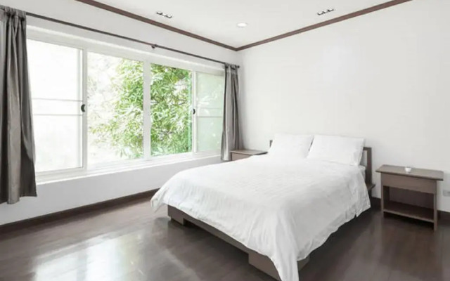 Designer Villa The Boat House