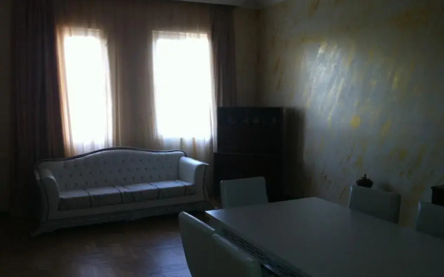 Raul Guest House