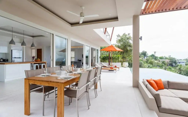 Bay Villa Geisha Girl