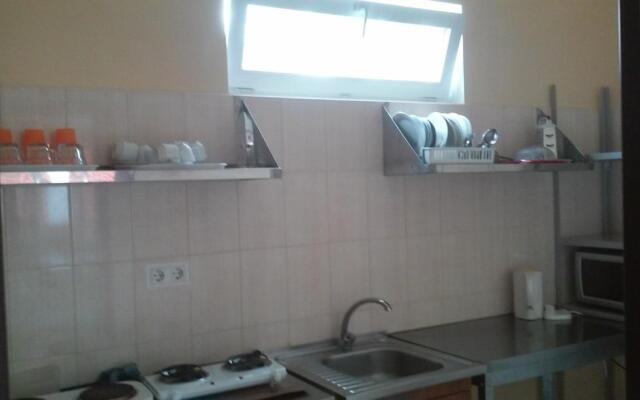 Iskander Hotel