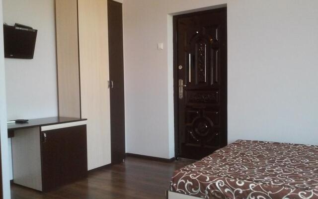 Iskander Hotel