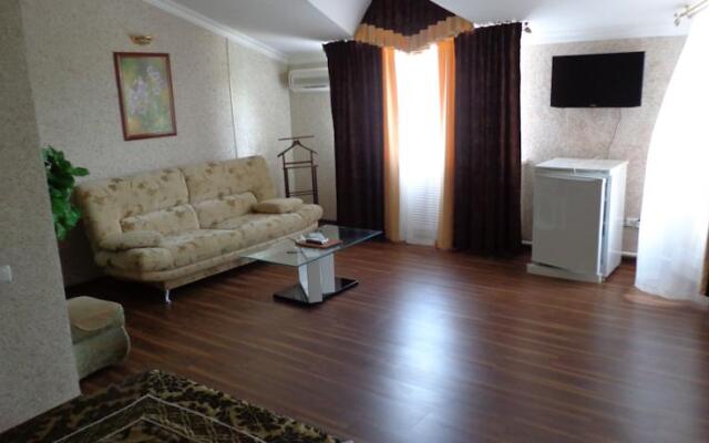 Molodezhnaya Guest House