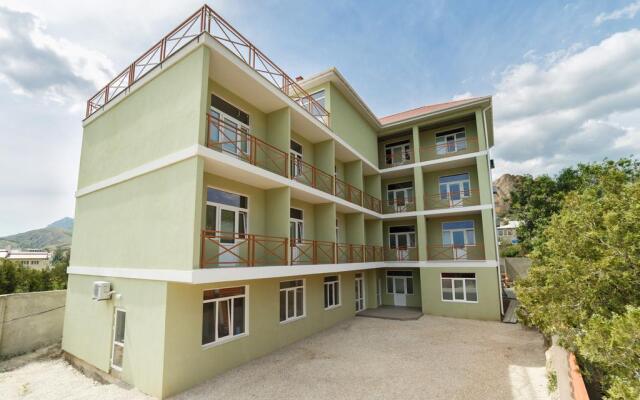 Iskander Hotel