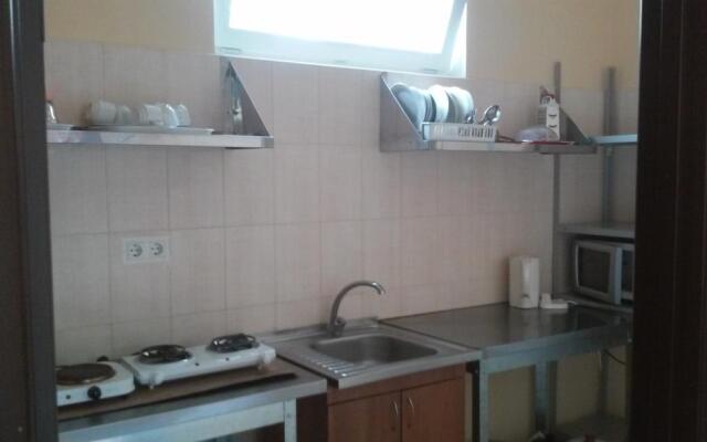 Iskander Hotel