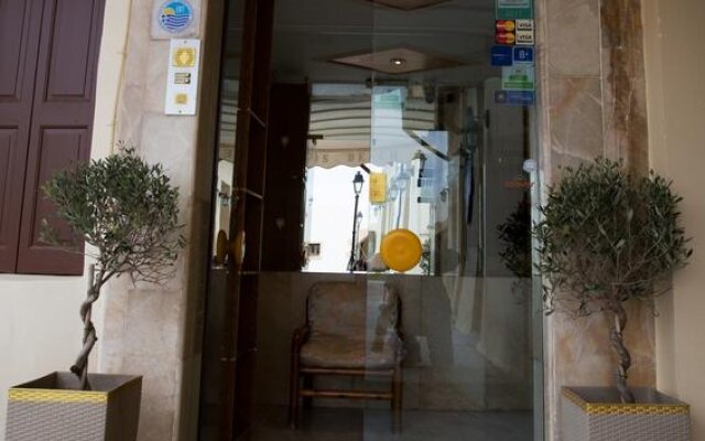 Faros Beach Hotel