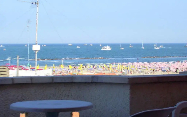 Luxurious Apartment in Lido Degli Estensi near Sea